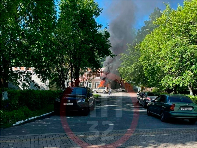 В Брянске взорвался легковой автомобиль. Информация о жертвах уточняется