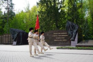 Брянская область отмечает 100-летие пионерии под боевым пионерским знаменем