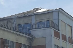 Ураган в Клинцах: повреждено главное административное здание города