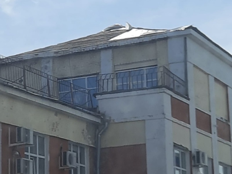 Ураган в Клинцах: повреждено главное административное здание города
