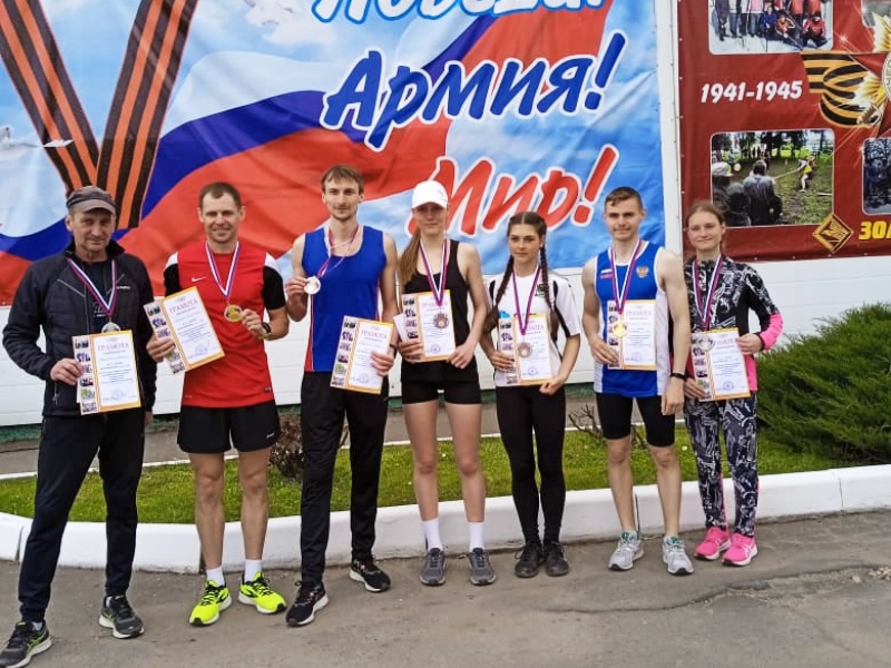 Карачевские легкоатлеты завоевали медали на праздничном пробеге в Орловской области
