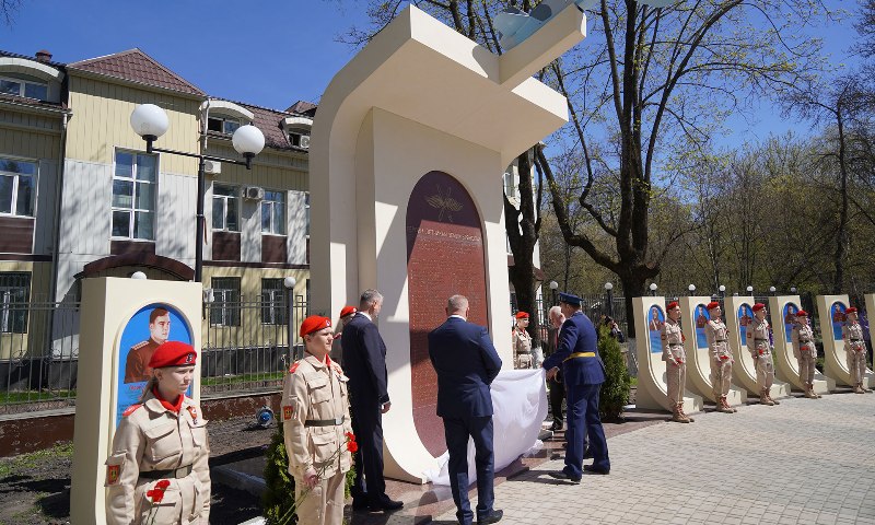 В Брянске торжественно открыт мемориал героям-лётчикам, задуманный десять лет назад