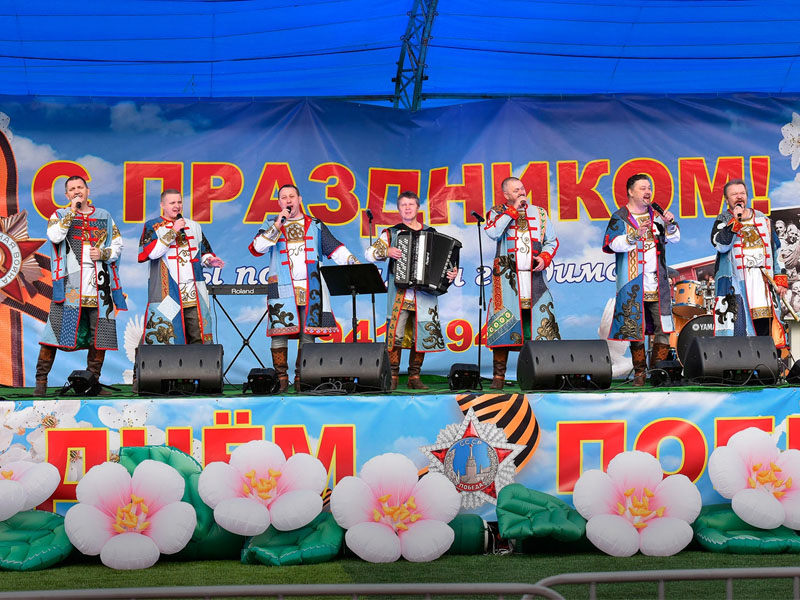 Сосо Павлиашвили вместе с «Ватагой» спел для приграничных районов Брянской области