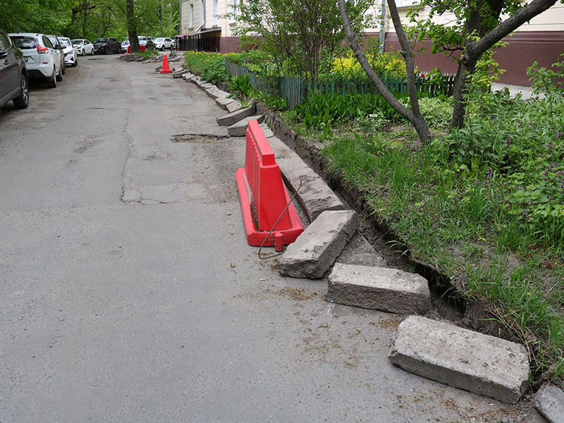 В Брянске 800 метров улицы Пролетарской отремонтируют за 9 млн. рублей. И «успокоят» тремя «лежачими полицейскими»