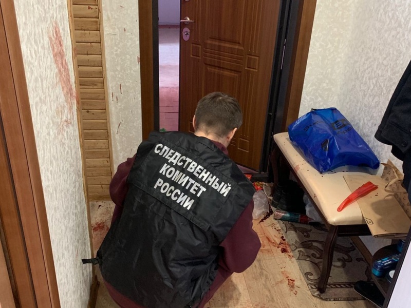 Первомайская трагедия в Брянске: мужчина зарезал собутыльника и выкинул тело на лестничную клетку