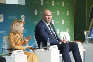 Николай Валуев вручил «органические» сертификаты на международном форуме «Экология»