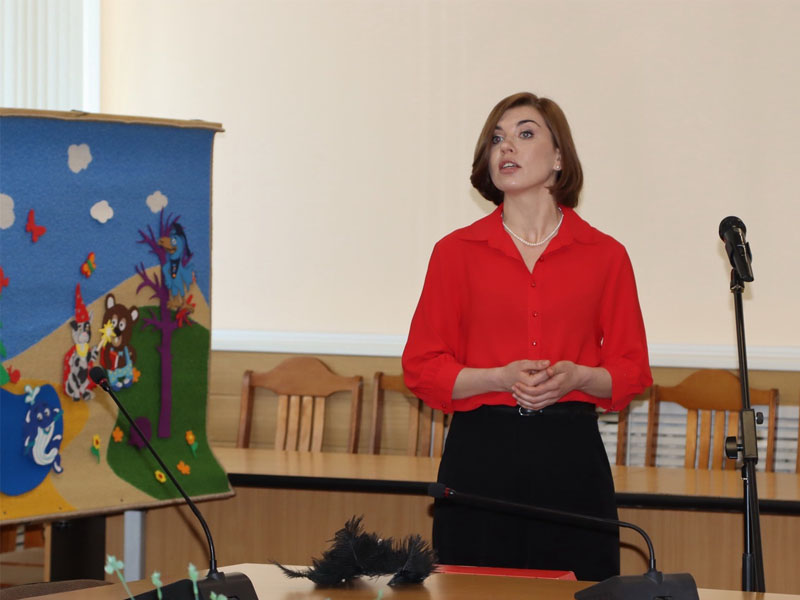 В Брянске под конец учебного года поздравили лучших педагогов-2022