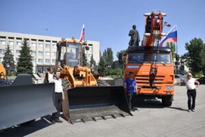 Луганскому городу Брянка передано более 30 единиц коммунальной техники из Брянска