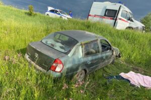 На местной дороге в Унечском районе найдена автомашина с мёртвым водителем