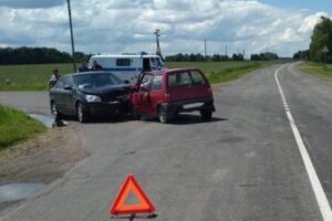 Под Погаром случилось женское ДТП: две водительницы не поделили один поворот