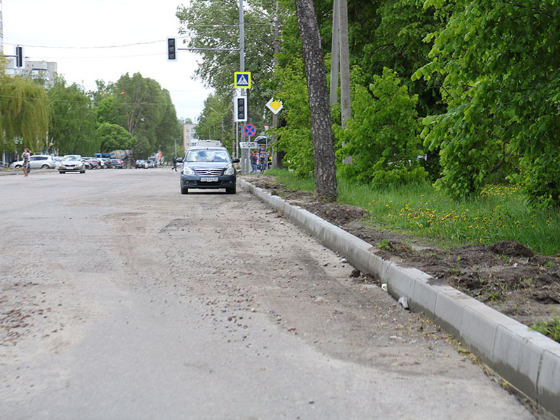700 метров улицы Камозина в Брянске отремонтируют за 60 млн. рублей. С ливнёвкой и освещением
