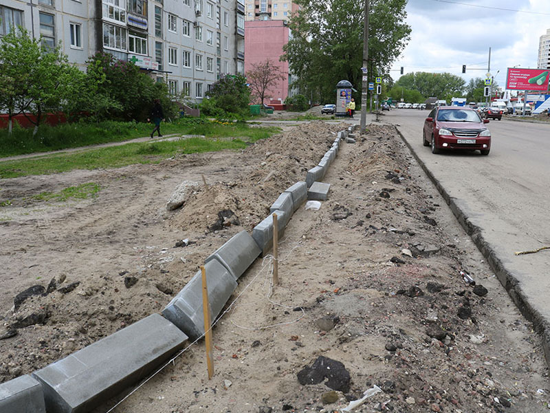 700 метров улицы Камозина в Брянске отремонтируют за 60 млн. рублей. С ливнёвкой и освещением