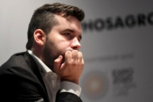 Ян Непомнящий сохранил третье место в рейтинге FIDE