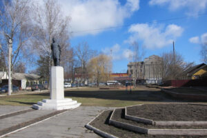 В Брянске в программу благоустройства-2023 попали 11 дворов и один сквер — Пушкина. Парк «Металлург» пока «в пролёте»