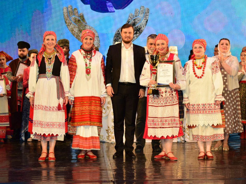 Брянская «Раздолина» покорила фестиваль «Многоликая Россия» в Грозном. Фольклором и костюмами