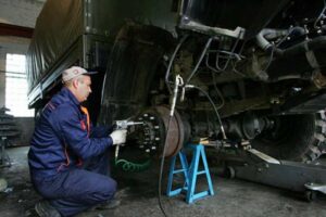 Вакансия слесаря по ремонту боевых машин в Брянске за месяц «подорожала» вдвое