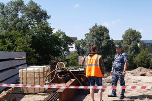 В Брянской области осужденные к принудительным работам строят мост через Ипуть