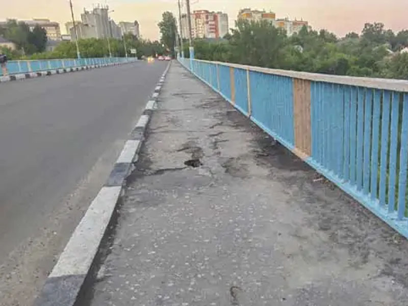 Прокуратура ткнула власти Брянска в ямы и выбоины на мосту по проспекту Станке Димитрова