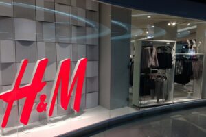 H&M и последняя гастроль в России: шведская компания решила устроить антираспродажу
