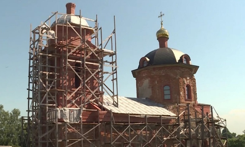 По планам Безобразова: православные волонтёры восстанавливают церковь XVIII века в Княвичах