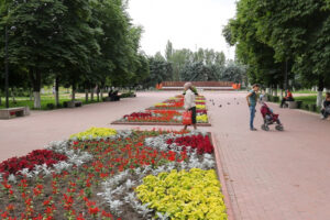 Сквер имени Ленина в Володарке решили дополнить детской площадкой
