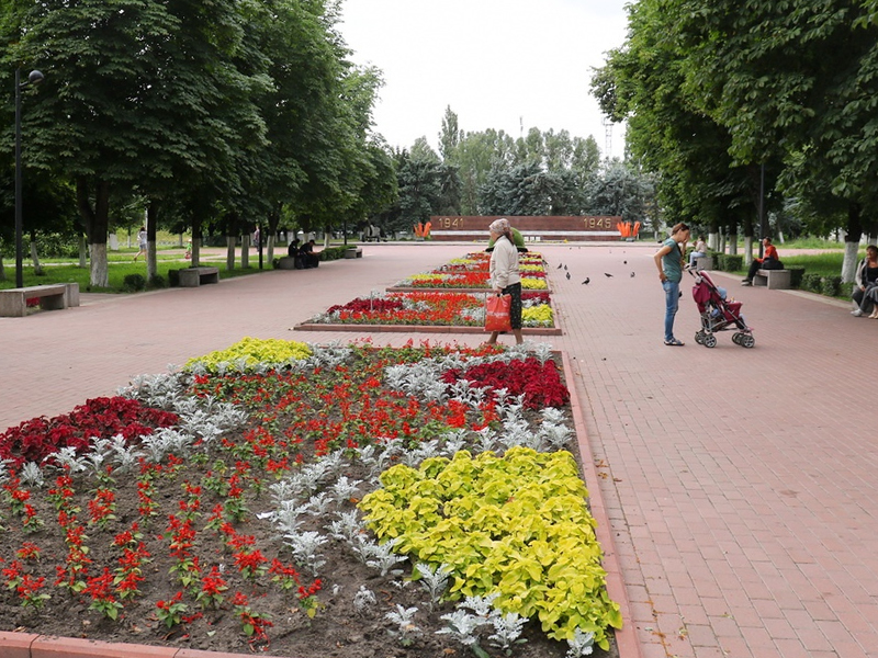 Сквер имени Ленина в Володарке решили дополнить детской площадкой