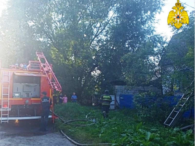 В пригороде Брянска в своём доме сгорел 50-летний мужчина