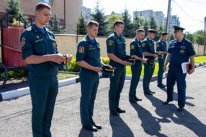 Брянские спасатели устроят посвящение шестерым офицерам-новичкам