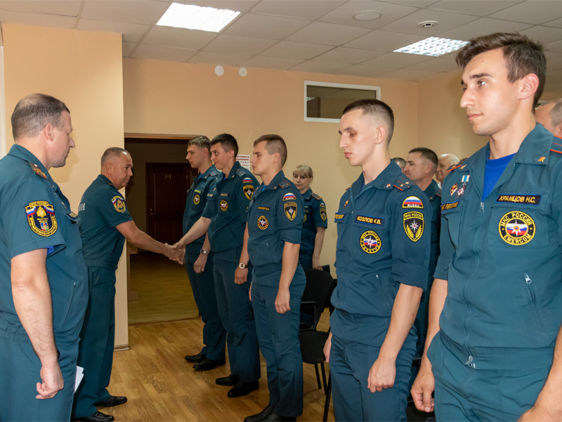 Брянские спасатели устроят посвящение шестерым офицерам-новичкам