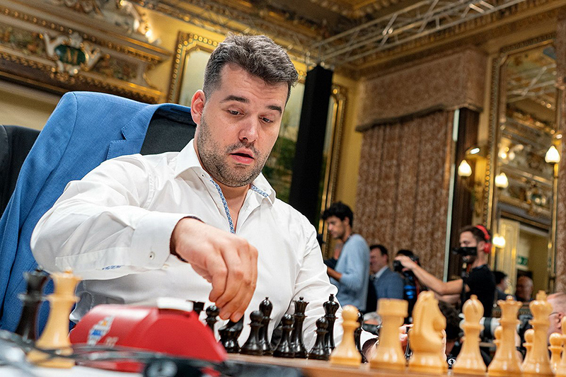 Ян Непомнящий вышел в 1/16 финала Кубка мира по шахматам