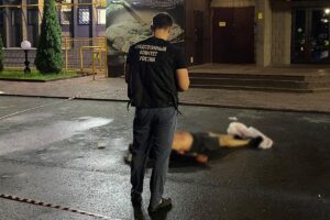 В Брянске расследуется пьяное убийство у кафе «Леопицца»