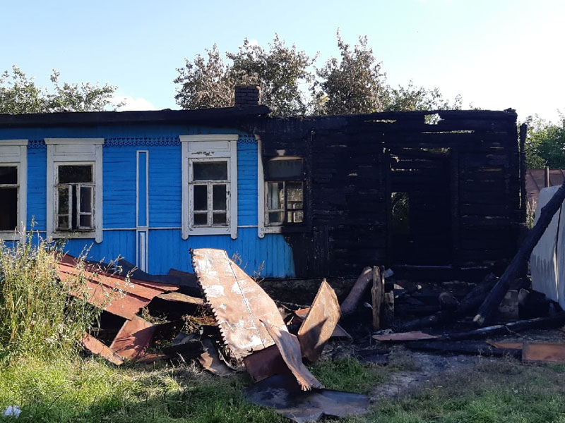 В Брянской области собирают помощь пострадавшей от пожара многодетной семье из Зёрново