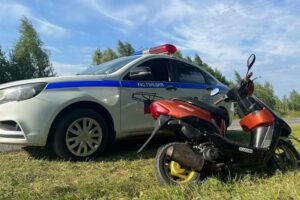 Брянские автоинспекторы под Новозыбковом сняли с мопеда 9-летнего «водителя»