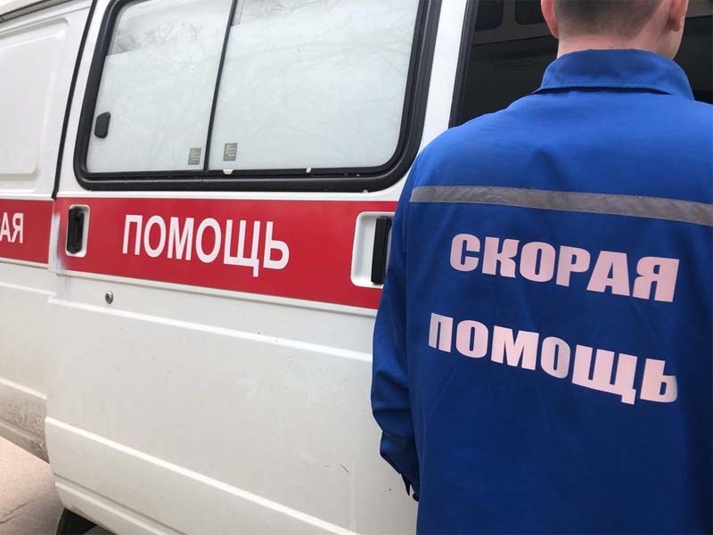 Учитель сельской школы в Унечском районе упал с высоты