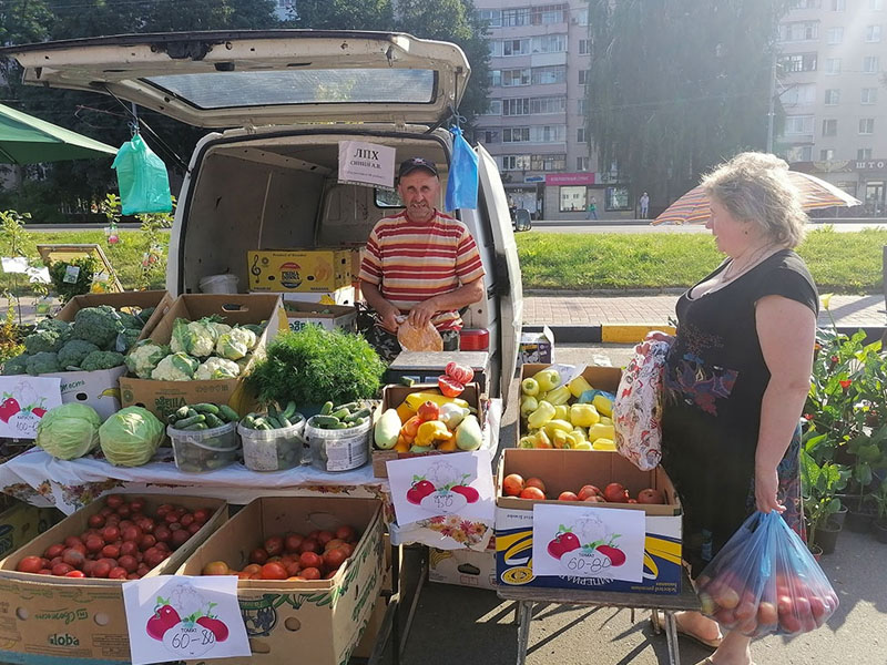 На первой в сезоне-2022 ярмарке жители Брянска прикупили 13,6 тонн овощей и фруктов