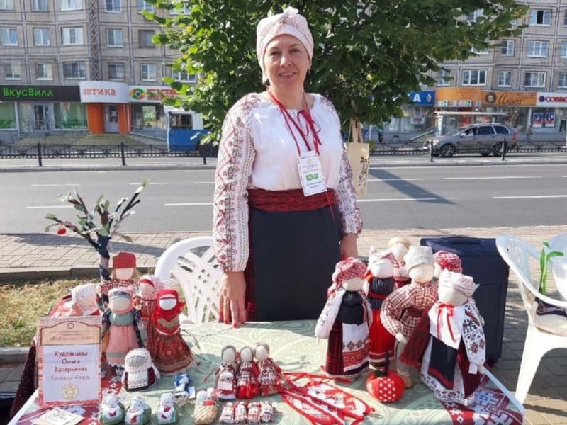 Мастерица из Новозыбкова стала лауреатом фестиваля-конкурса народных ремесел «Хлудневское древо»