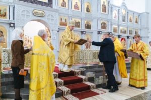 Клинцовский «Кванториум» подарил воскресной школе высокотехнологичную икону Божией Матери «Донская»