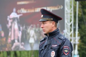 Усечённые праздничные мероприятия 17 сентября в Брянской области обеспечивали 600 полицейских