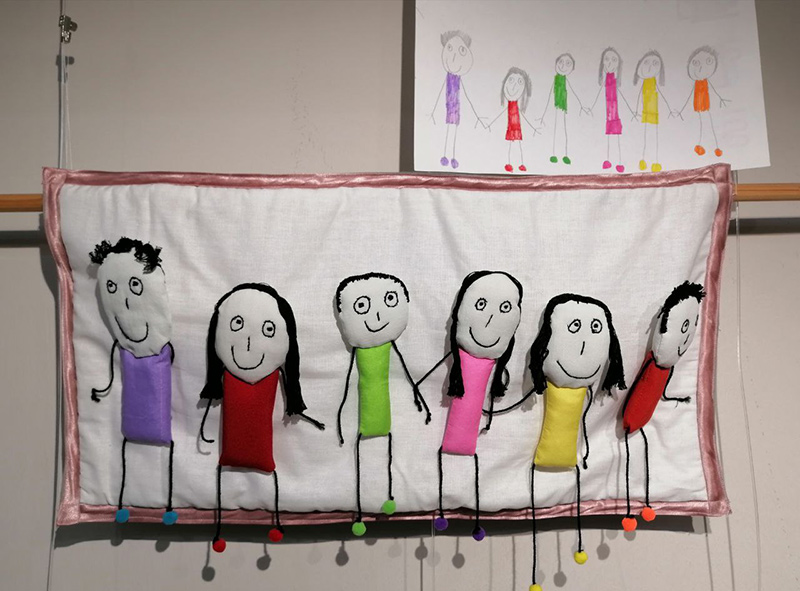 В Брянске работает передвижная выставка игрушек, сделанных по детским рисункам