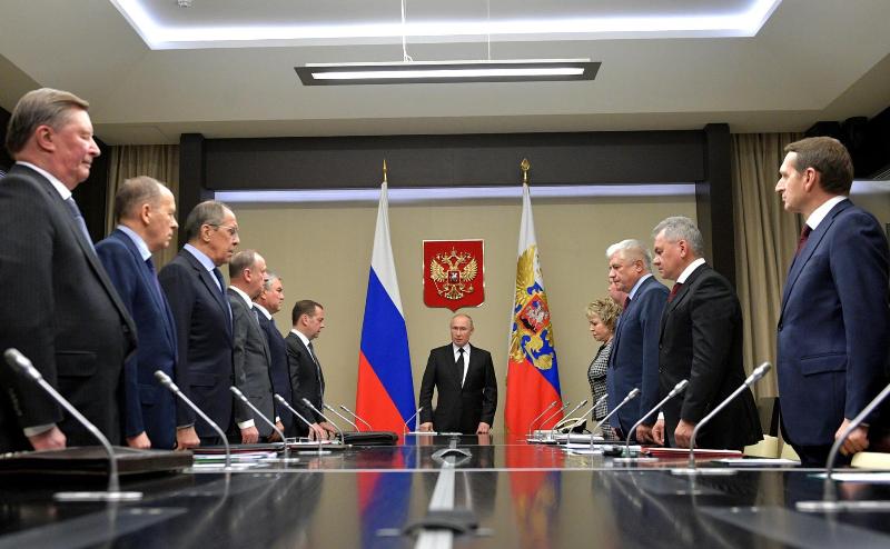 Отсидеться и отчитаться не удастся: Владимир Путин мобилизовал губернаторов исправлять ошибки военкомов
