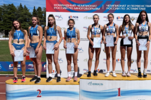 Брянские легкоатлетки стали призёрами первенства России в нестандартной эстафете
