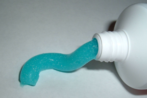 Зубная паста, созданная по результатам эксперимента в космосе, прошла доклинические испытания