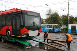 Брянск получит в пятницу пятый красный троллейбус