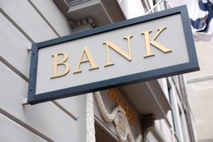 Жители Брянской области имеют почти 800 счетов в иностранных банках