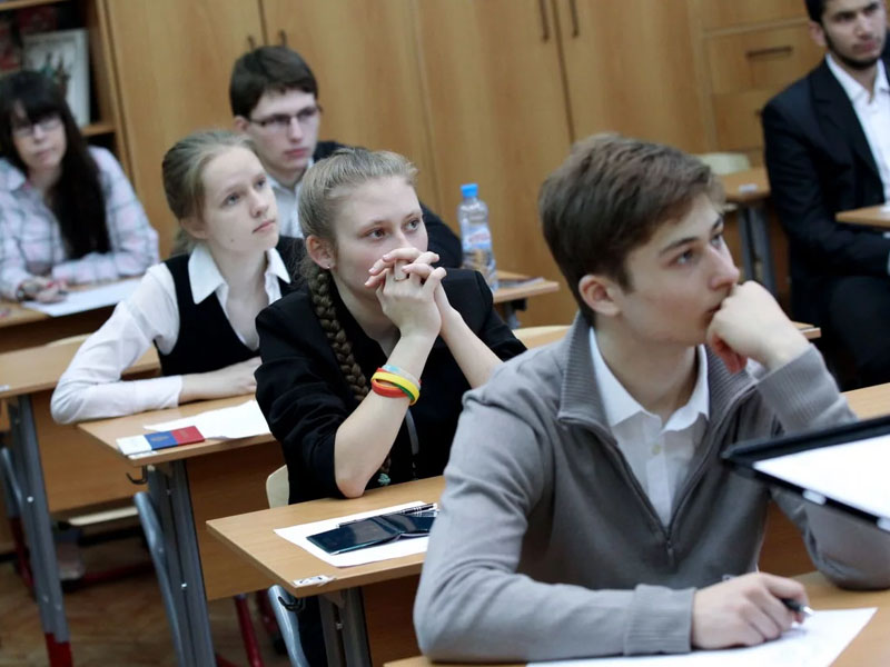 Минпросвещения включило в школьную программу историю спецоперации на Украине