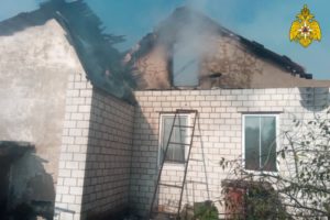 В Клинцах сгорел частный дом. Жертв нет