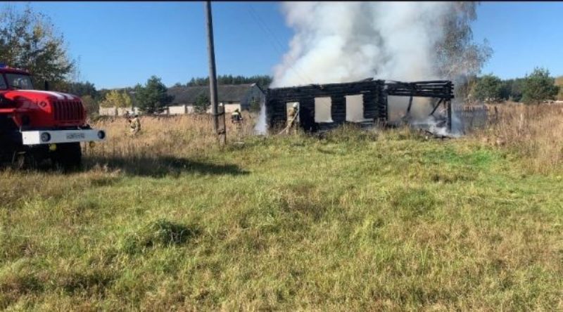 В суземской деревне сгорел дом, в огне погибла 70-летняя хозяйка дома