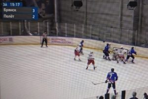 Хоккейный «Брянск» второй раз проиграл «Полёту» по одному сценарию