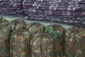 Дубровская швейная фабрика перепрофилировала производство под пошив спальных мешков для военных