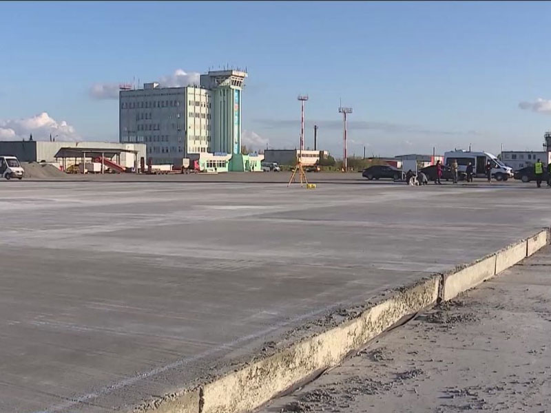 Александр Богомаз оценил 70% взлетно-посадочной полосы брянского аэропорта